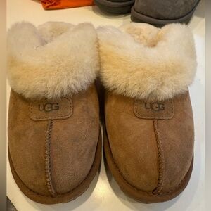 UGG slip on size 8 good condition
